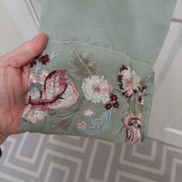 DRIFTWOOD Jeans New Driftwood Colette Embroidered Cuff Jeans 28